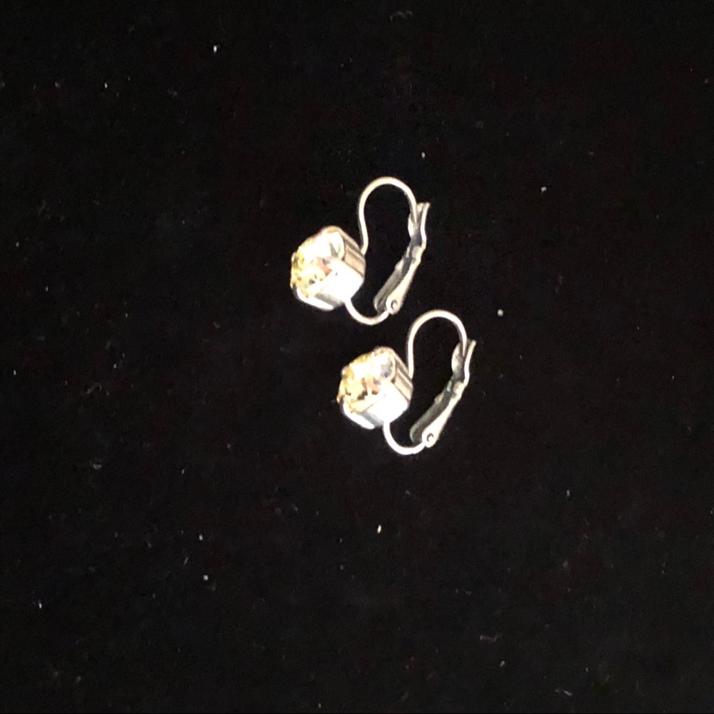 Pale yellow Sabika drop earrings